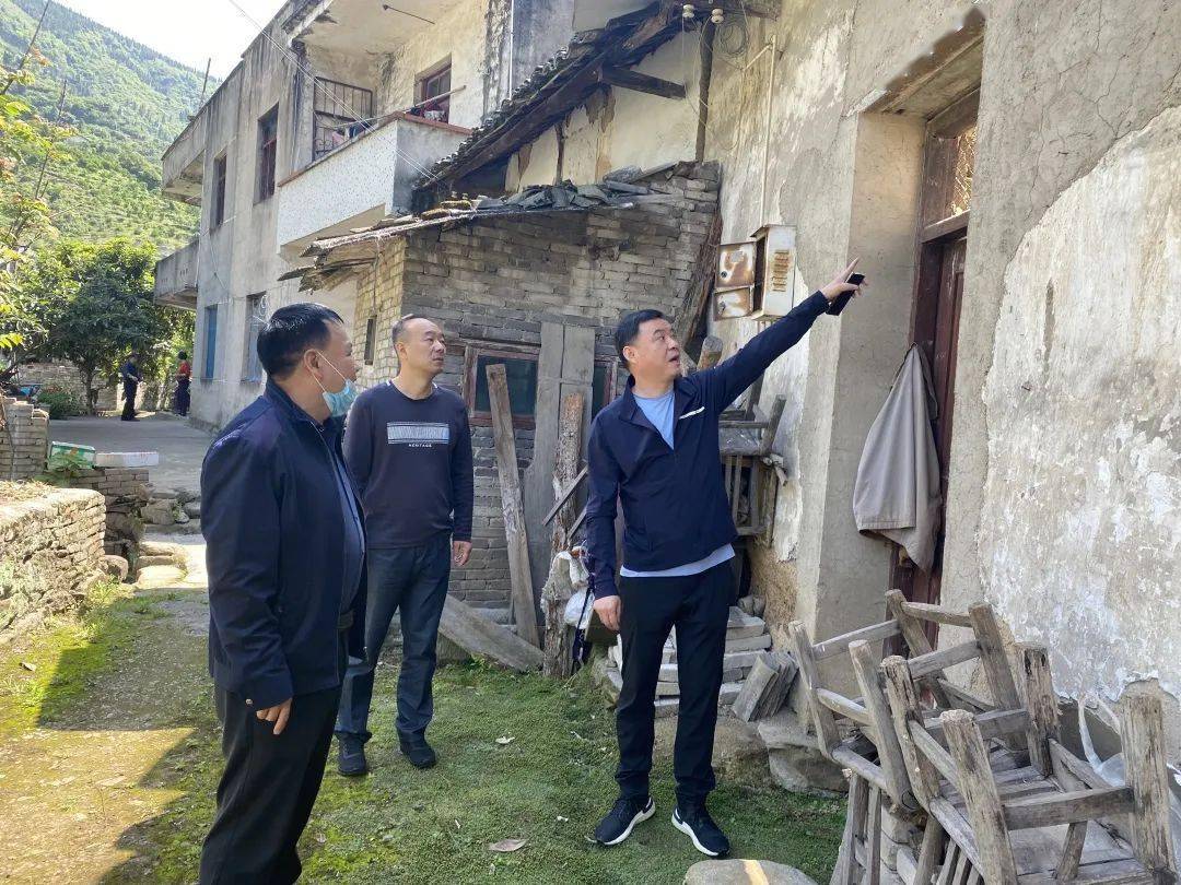 杨四龙督导检查节假日期间安全防范工作_生产_应急_群众