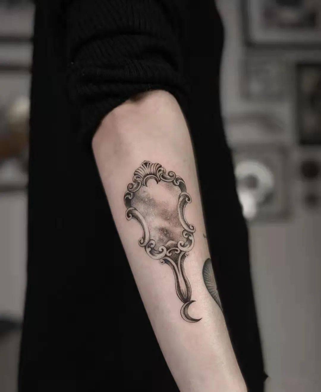 今晚可以对着镜子说谁是最美丽的人