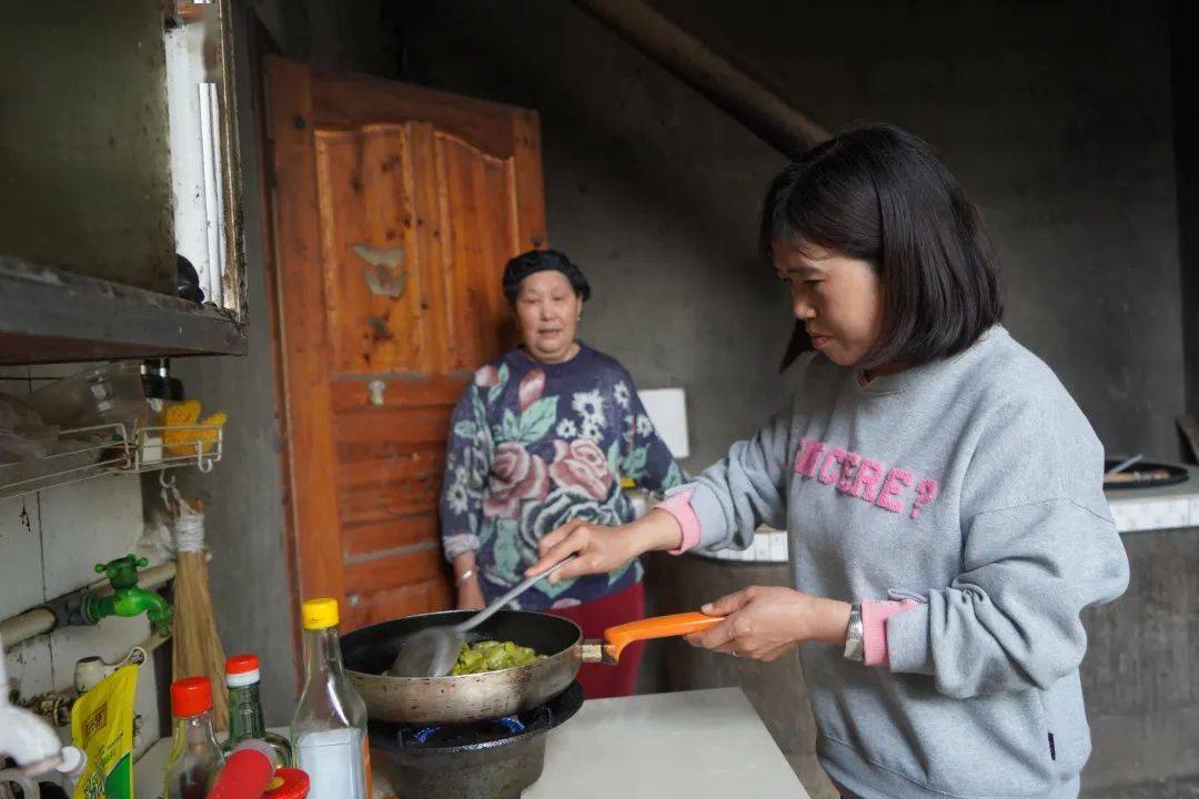 這個村的