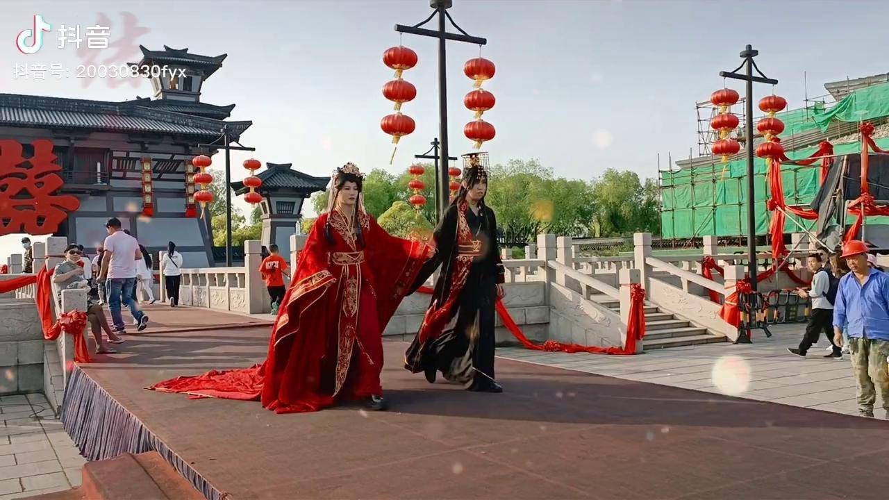 结发为夫妻恩爱两不疑二哈和他的白猫师尊楚晚宁cos燃晚大婚dou小助手