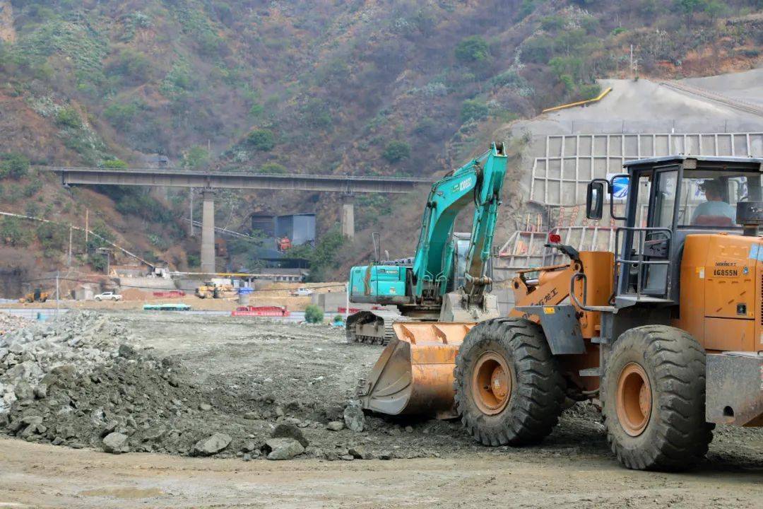 銀江水電站圍堰已達度汛高度