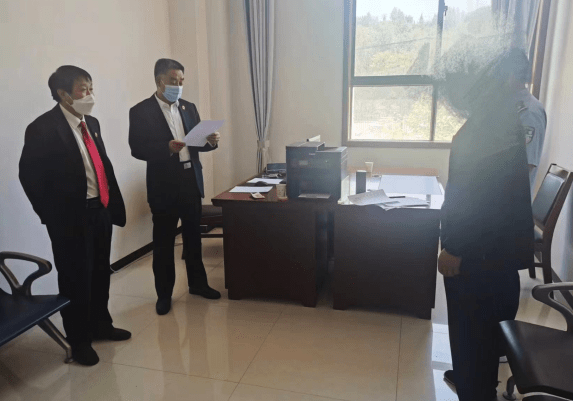 洛南法院:辱骂法官法不容 受到惩处幡然悟_最高法原法官王林清一审