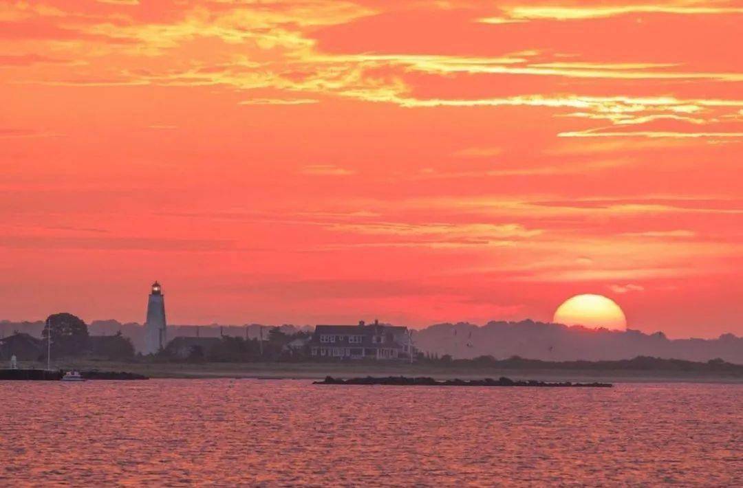 红色天空壮美时刻