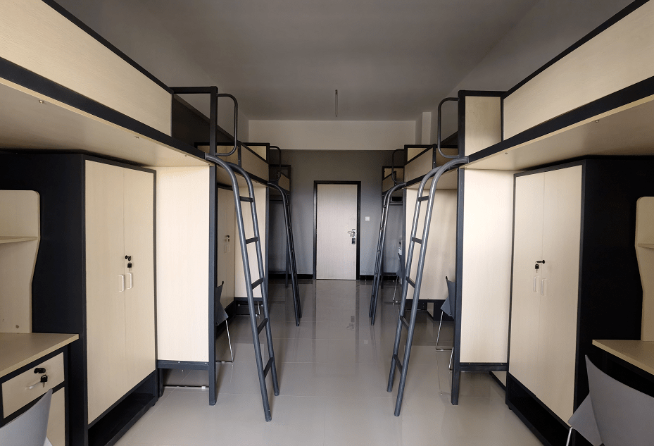 深圳职业技术学校北校区又新增食堂3个,学生床位8000余个,室内恒温