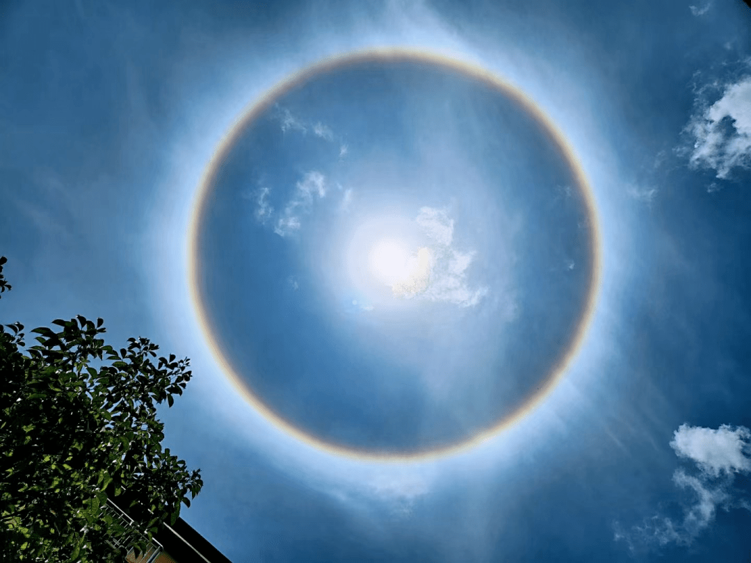 美爆了五指山人今天的日晕美景你拍到了吗