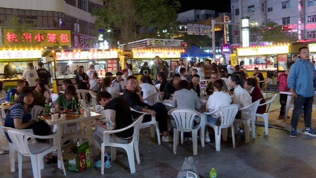 流光溢彩的夜市带火安定"夜经济"