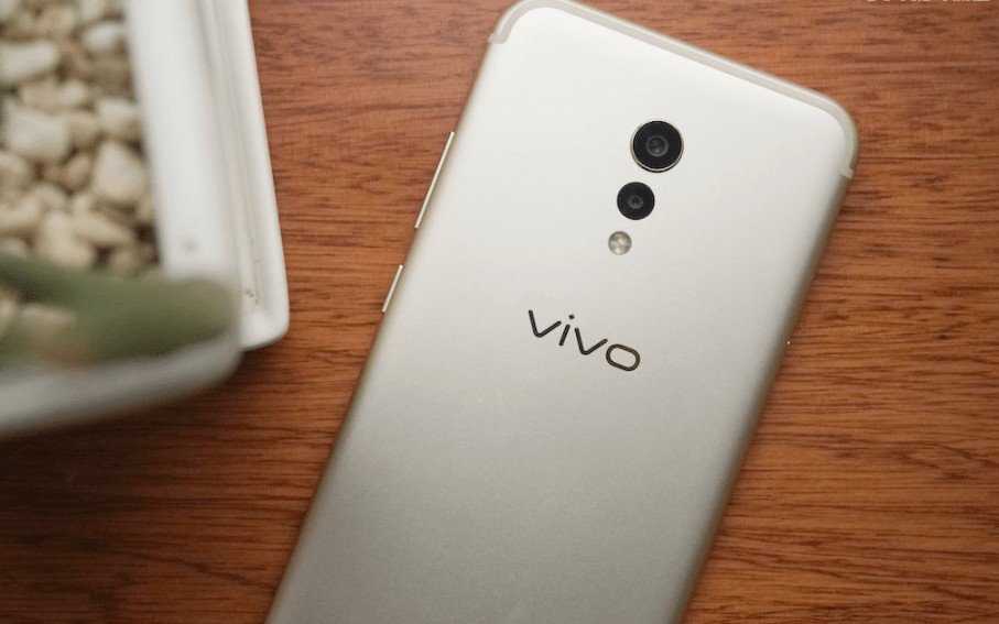 到 vivo xplay6 的时候,hifi 芯片回到了四颗,还是 ess 公司 德州仪器