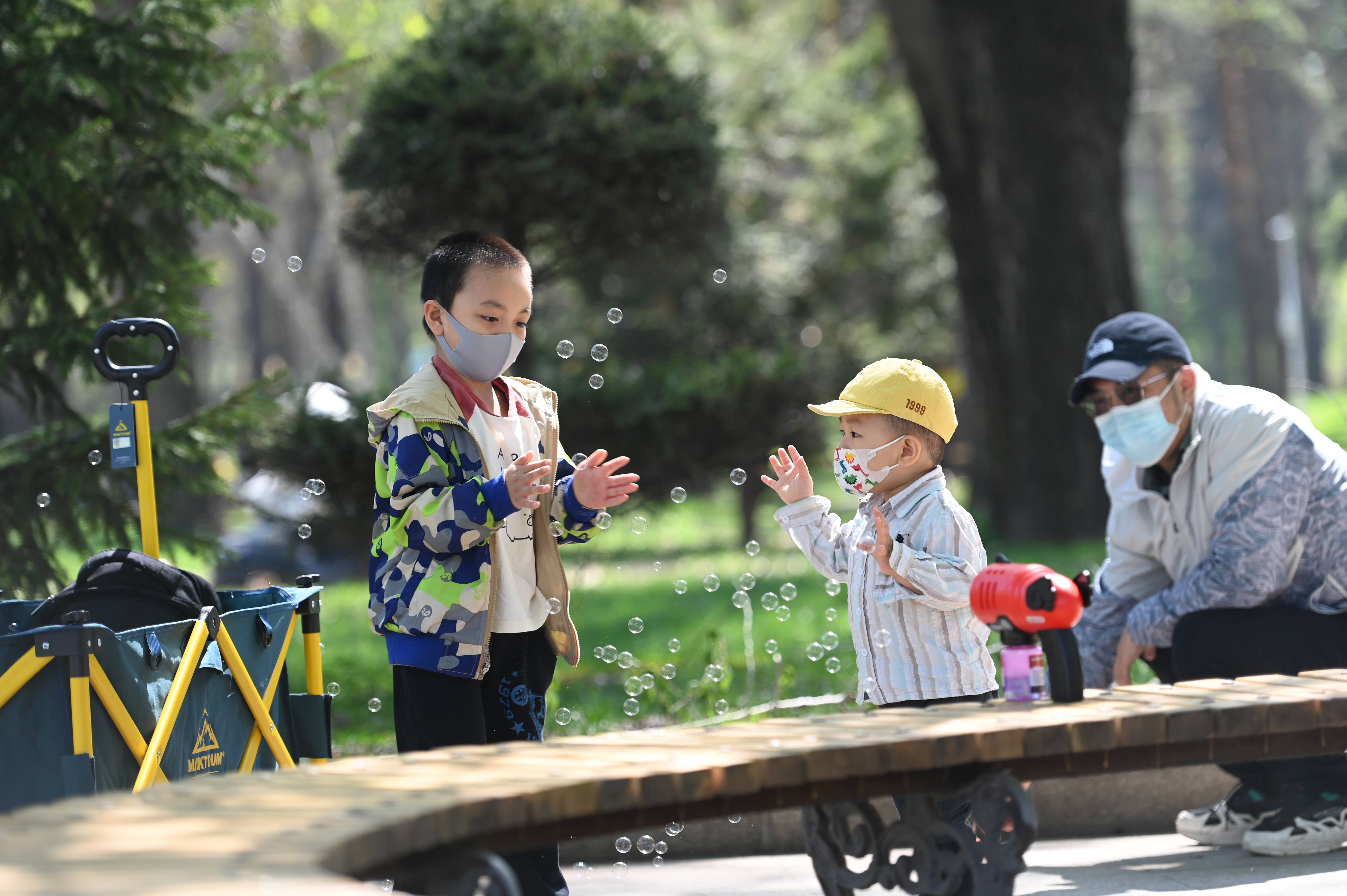 “天然氧吧”植物园开门纳客