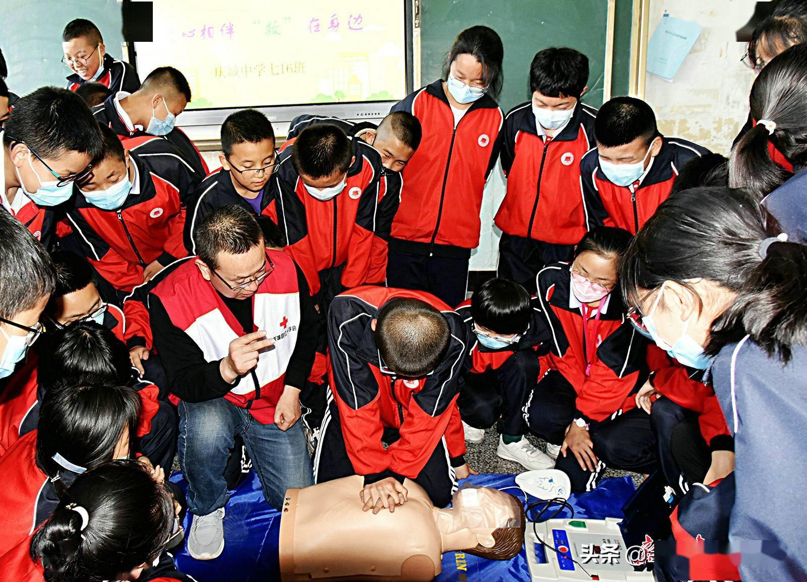 庆城县庆城中学开展5·12应急演练宣教活动