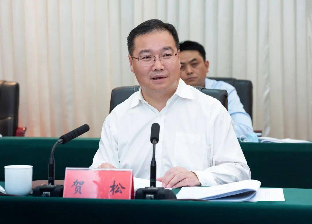 县委副书记,县长李为仁主持会议,县委副书记张锐,县委副书记,九寨沟