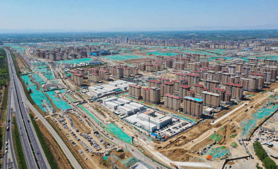 雄安新区容西片区住宅楼外墙施工基本完成