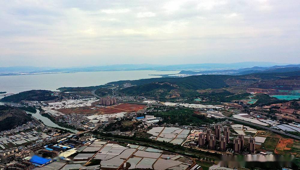 航拍云南昆明海口镇螳螂川源头川字闸