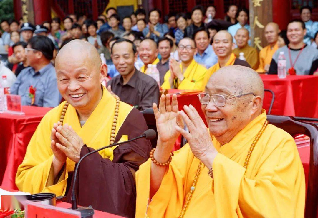 给我讲李嘉诚,杨勋和潘宗光教授的事迹,要求我放下自私心,一切为大众