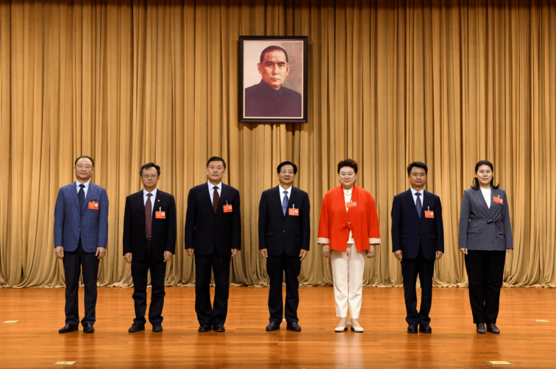 主任委员:孙继业副主任委员:刘晓静,王伯芝,王鸣歧,薛