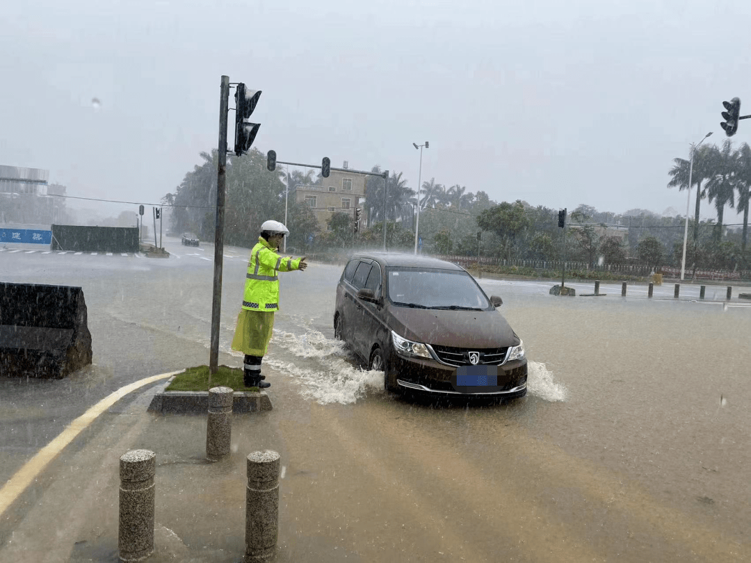 超级大暴雨清远多地淹水秒变威尼斯水城