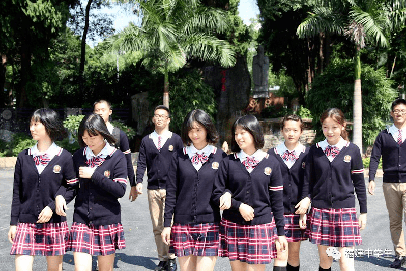 东风高级中学校服图片