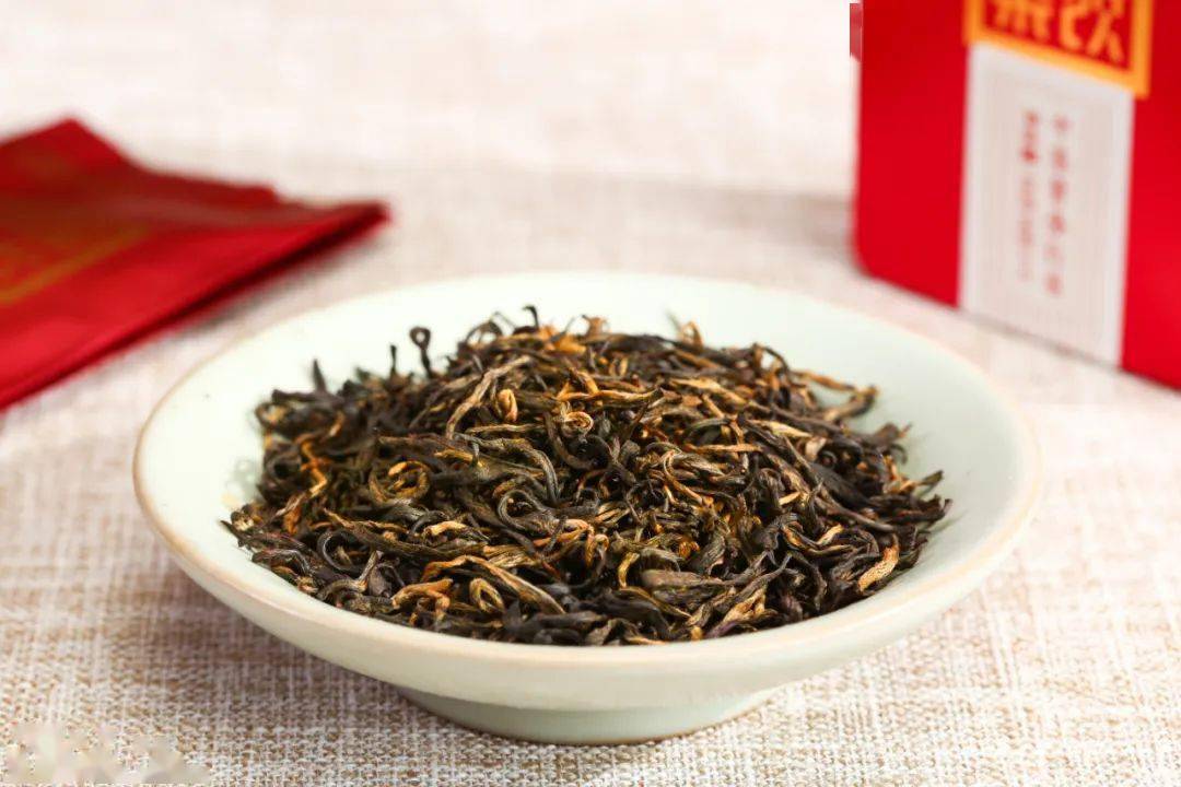 香醇甘润湖红新贵丨中茶黄金红茶上新端午送它倍有范儿