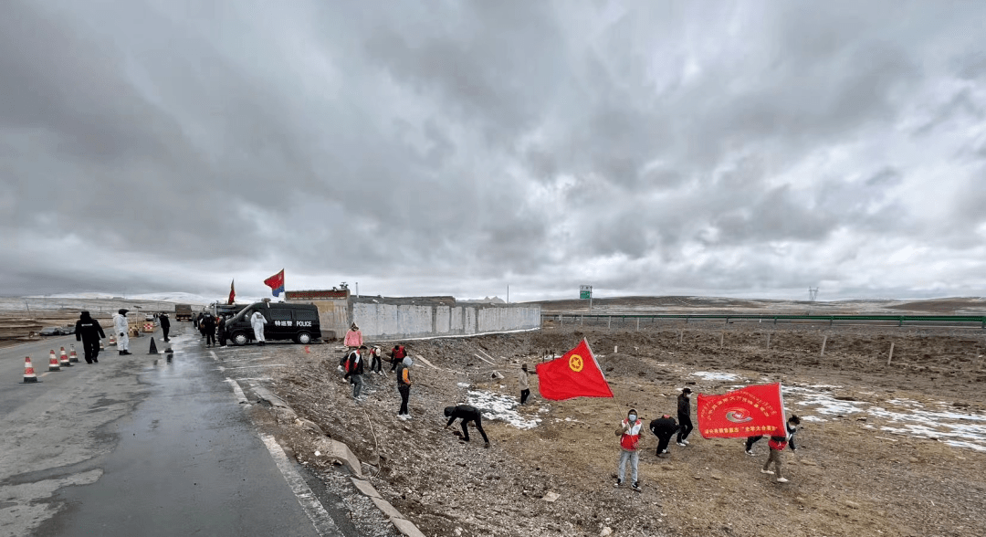 在此呼吁,经停玉树藏族自治州称多县清水河镇的驾驶员和乘客朋友们,在