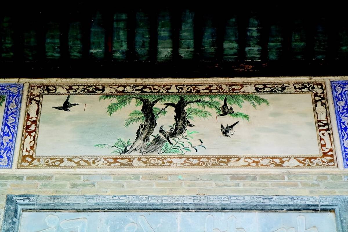 图③:30米高的碉楼目前仍是郎梓村最高的建筑.