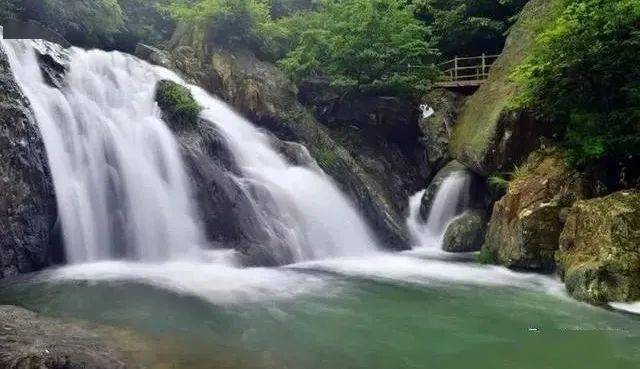 位於河南省固始縣陳淋子鎮境內的河南西九華山,為國家4a級景區,觀賞