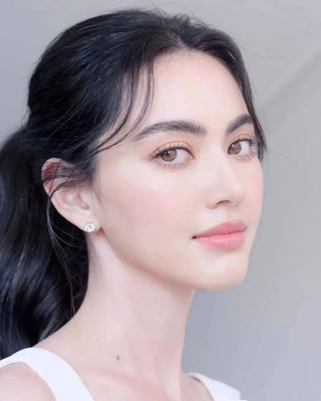 脸大脸方丑方脸高级感美女思路土女大逆袭