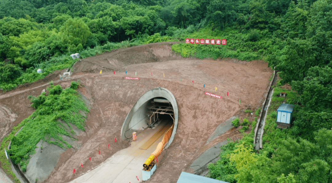 金甬铁路嵊州段隧道图片