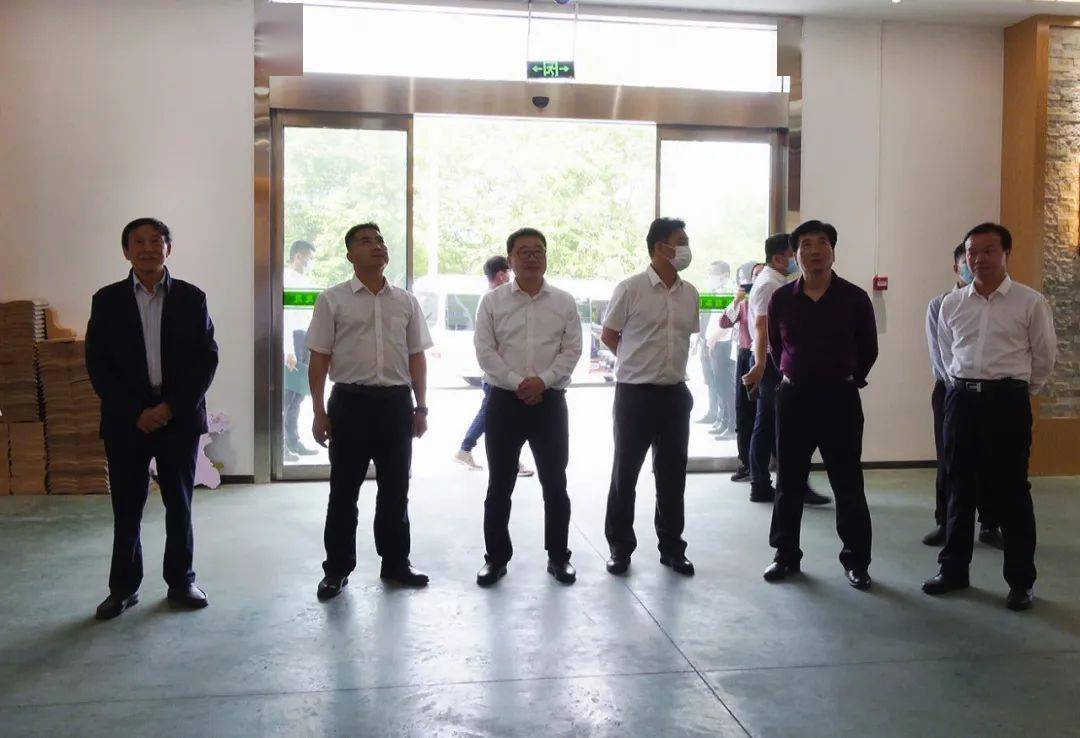 5月13日,云南省西畴县委书记黄明勇率团来我县考察蕲艾产业发展工作.