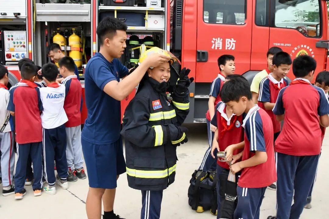 强化消防意识打造平安校园阳西县消防救援大队走进丹江小学开展消防