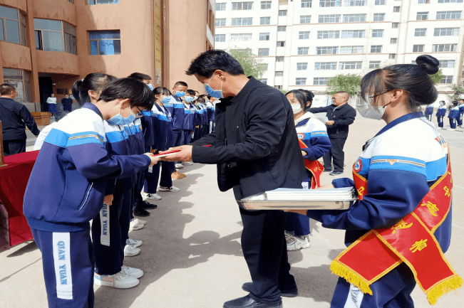 5月7日,永登县第八中学各团支部开展了"5月主题团日 "活动