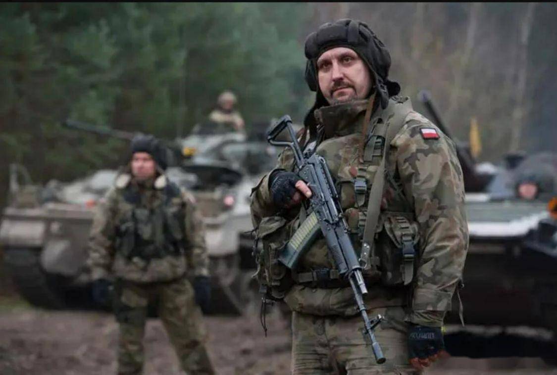 欧洲鞋垫的家底如此雄厚？波兰白送300辆坦克，还想出兵乌克兰？_搜狐网