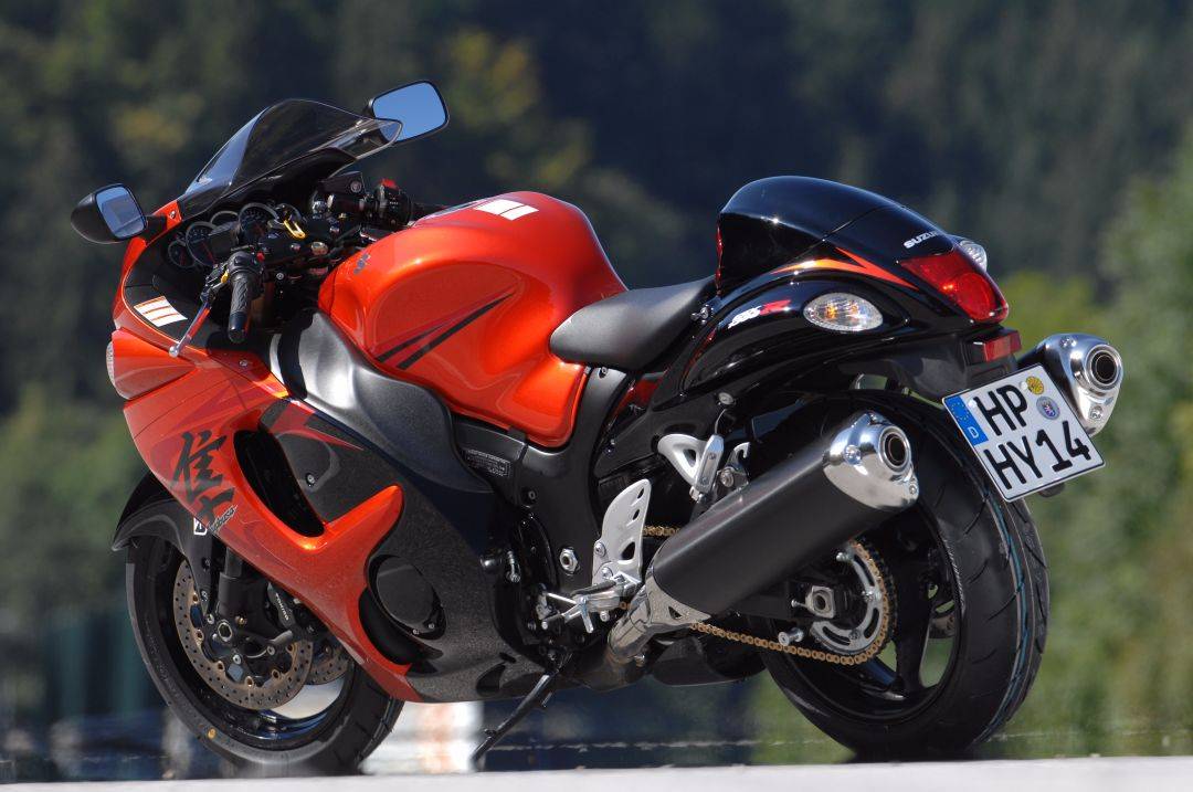 1997年本田"超级黑鸟"cbr1100 xx傲然登台,拥有120.