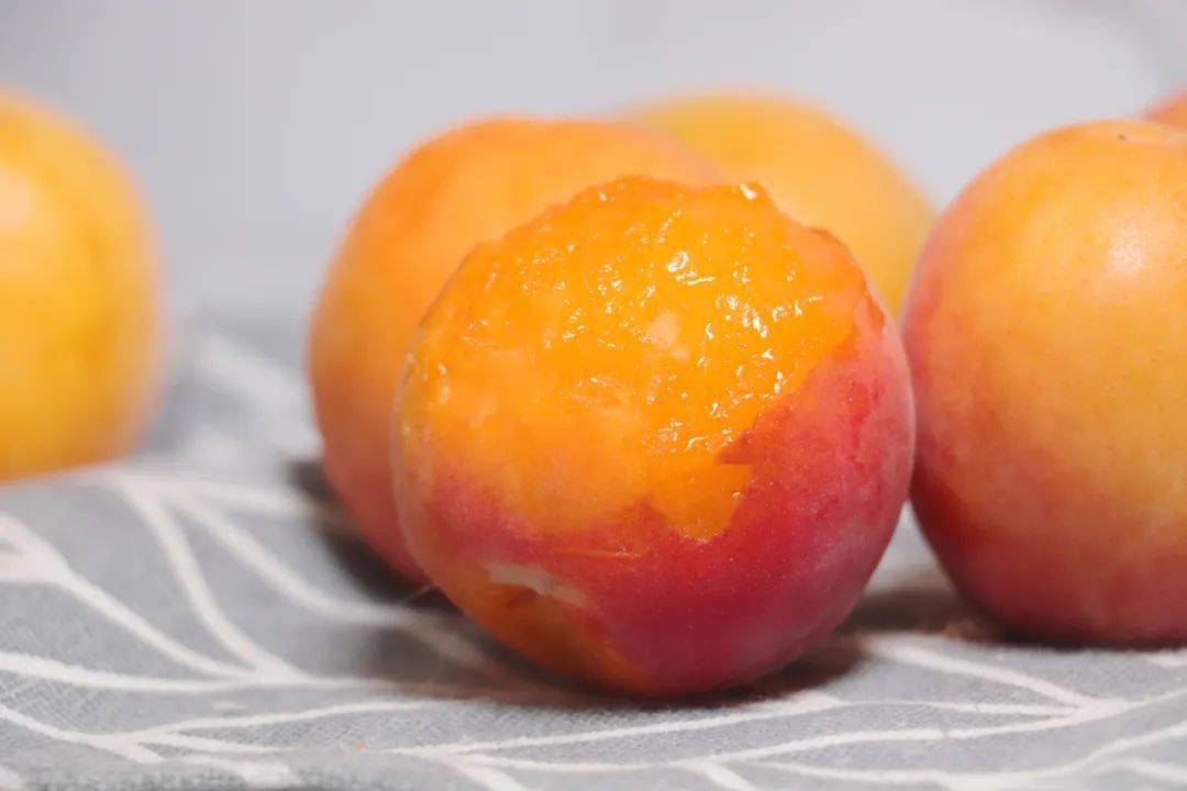 陕西大荔胭脂红杏成熟上市尝鲜20天仅189元箱包邮恳请助力杏农