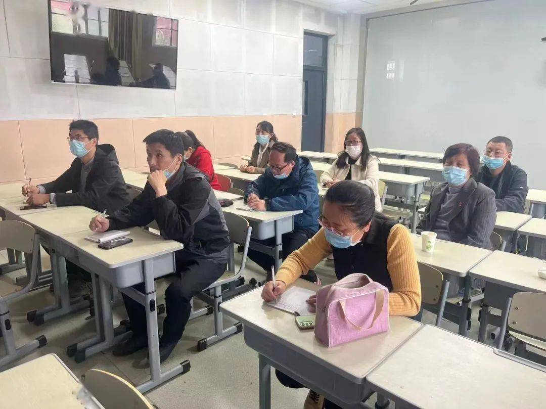 学校动态丨费县博文学校参加中小学人工智能教育实践研究项目线上启动