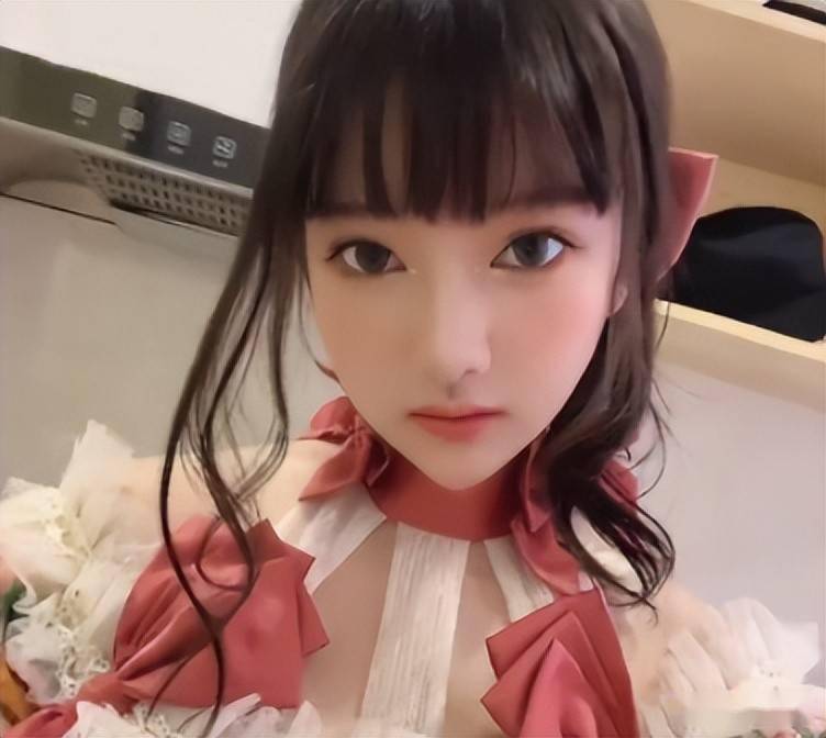 小尤奈转战外网依旧被关注cos圈内人人喊打圈外有人想看