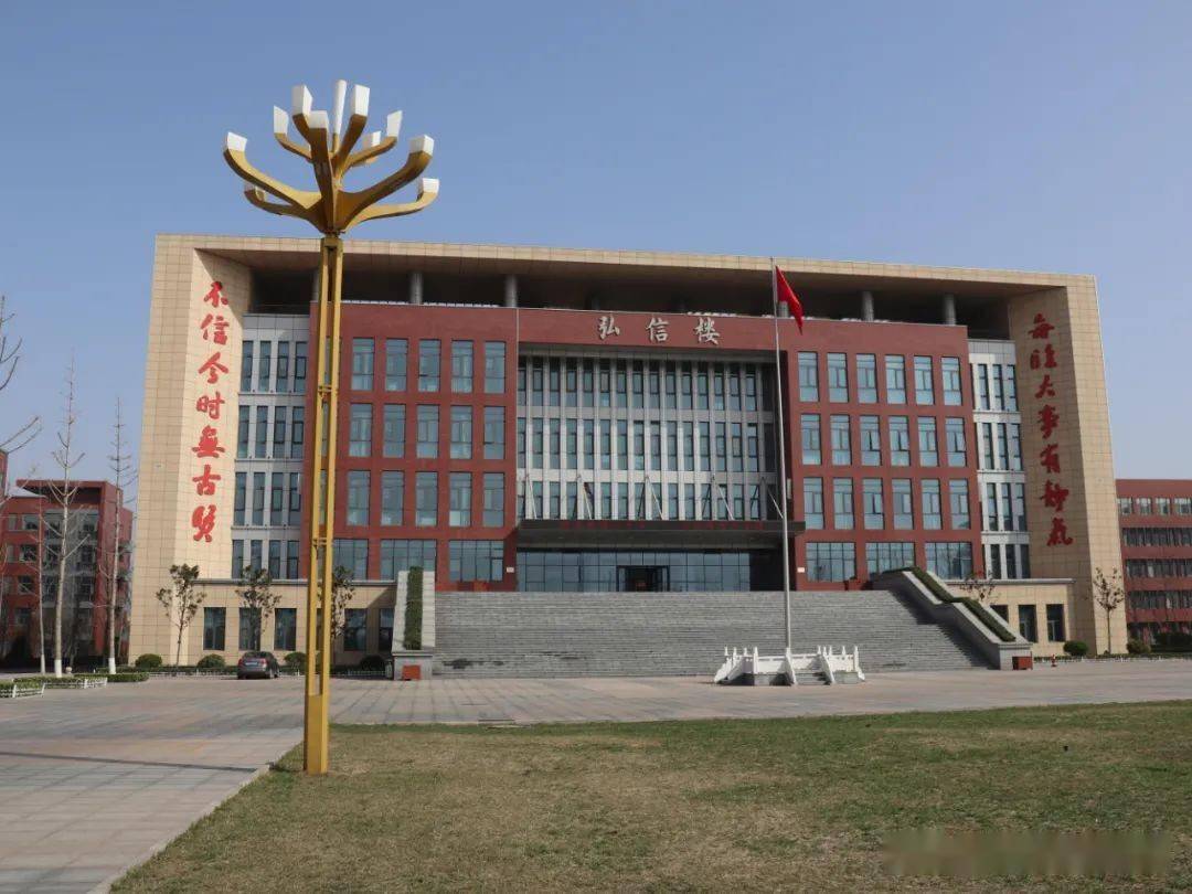 潍坊四中学生张霖以信为翼翱翔九天