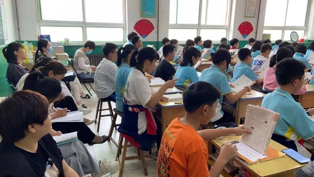 坚持人民至上课堂展风采教研促进步高阳县集英小学开展听课评课活动