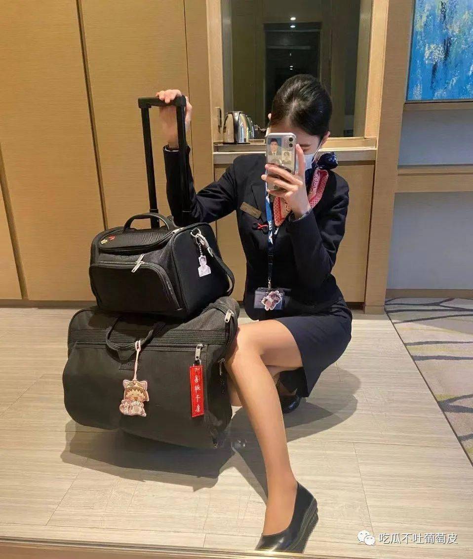 空姐飞机洗手间拍内衣照遭开除回应已申请再审就算被网暴也要发声郭女士行为自拍sexiezpix Web Porn