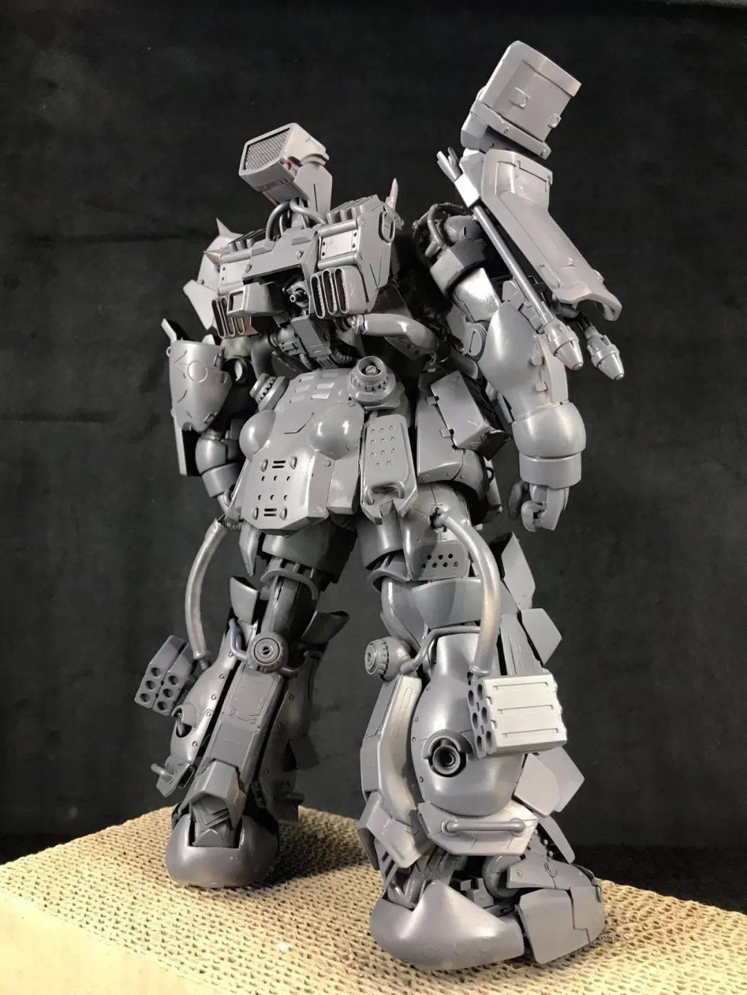 将大神画稿立体化！MG沙漠扎古2_改造_公众_夏亚