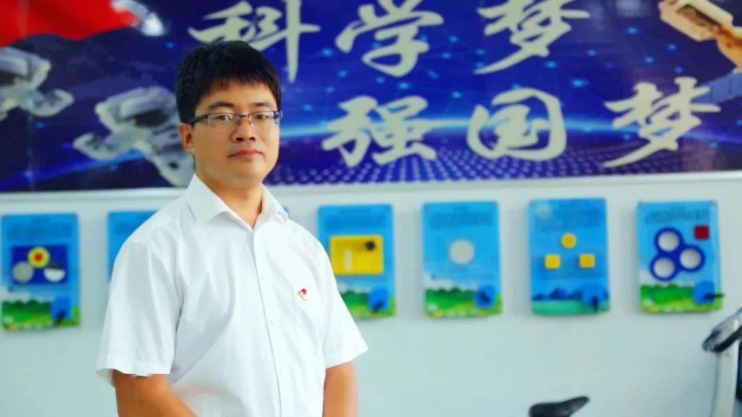 "宝藏老师"现身疫情防控志愿岗位|疫情下的科技工作者_刘华东_服务