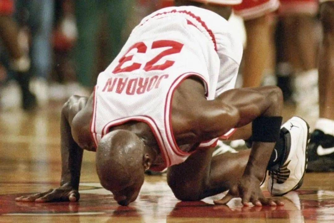 【篮球壁纸】|爆赞!朋友圈背景图_搜索_球星_纬度