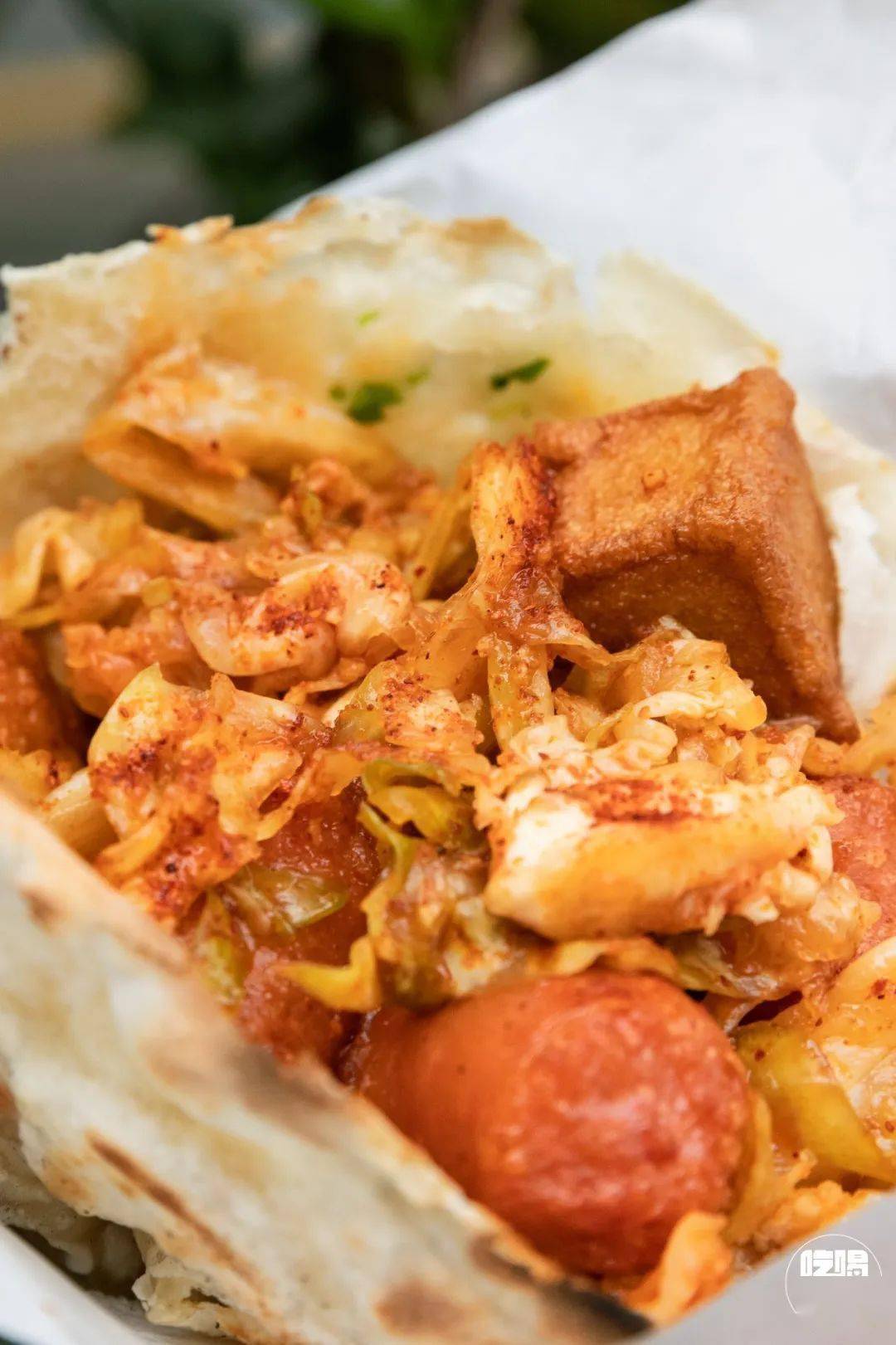 招牌才9块钱一个,如果想吃到满足一定要加上纯肉肠和鱼豆腐,隔着屏幕