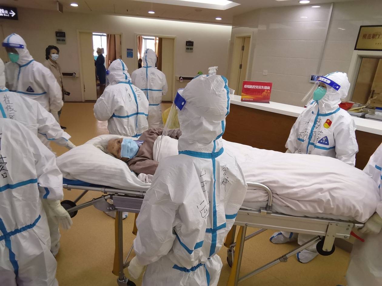 108岁病人顺利出院,瑞金医院卢湾分院已收治10位百岁老人_救治_重症_