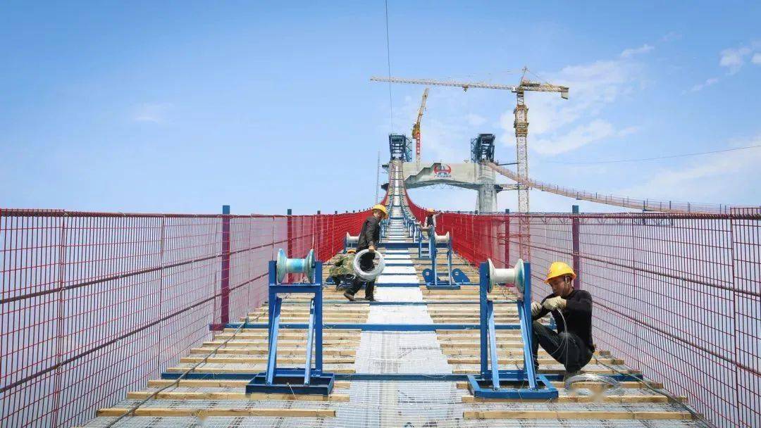 壮观海中最高猫道来了那您知道啥是猫道吗