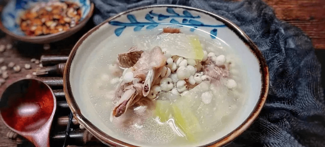 连日降雨来碗冬瓜薏米水鸭汤祛湿健脾