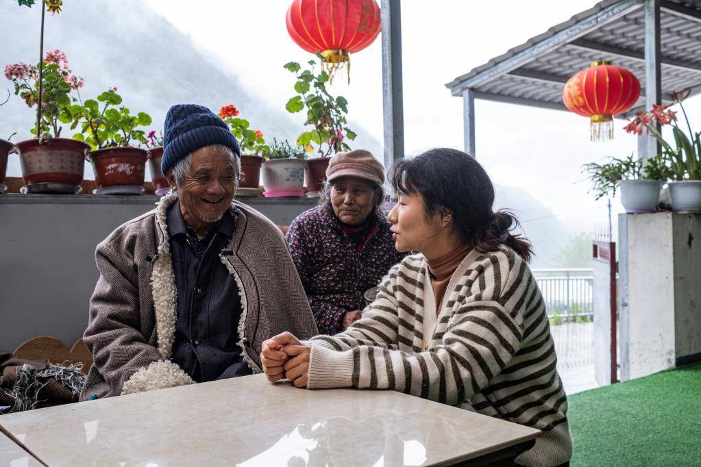新华全媒+丨一双鞋的故事——西藏墨脱县门巴族的新生之路