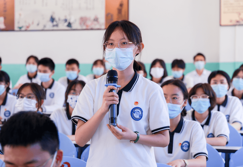 截至目前,一共有8批28名志愿者在凤庆县鲁史中学支教.