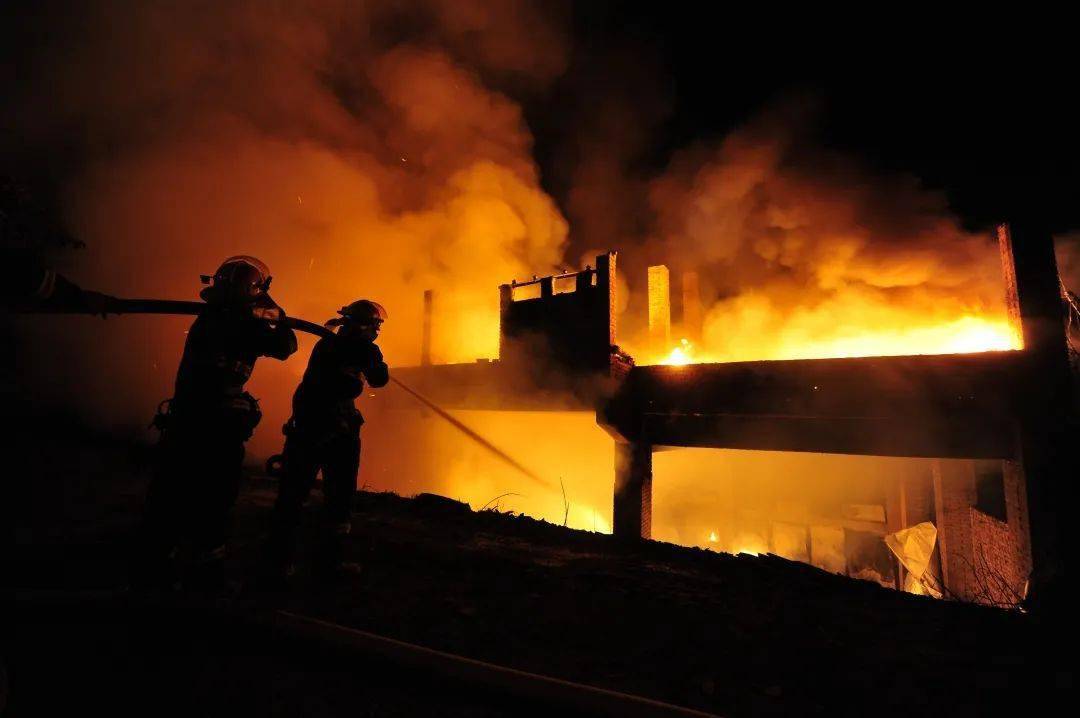 科技周||消防员的灭火战斗装备都有啥?_吴忠_水带_救援