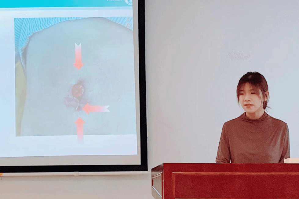 友谊新青年毛文平生逢其时重任在肩吾辈自强奋勇前行做不平凡的友谊