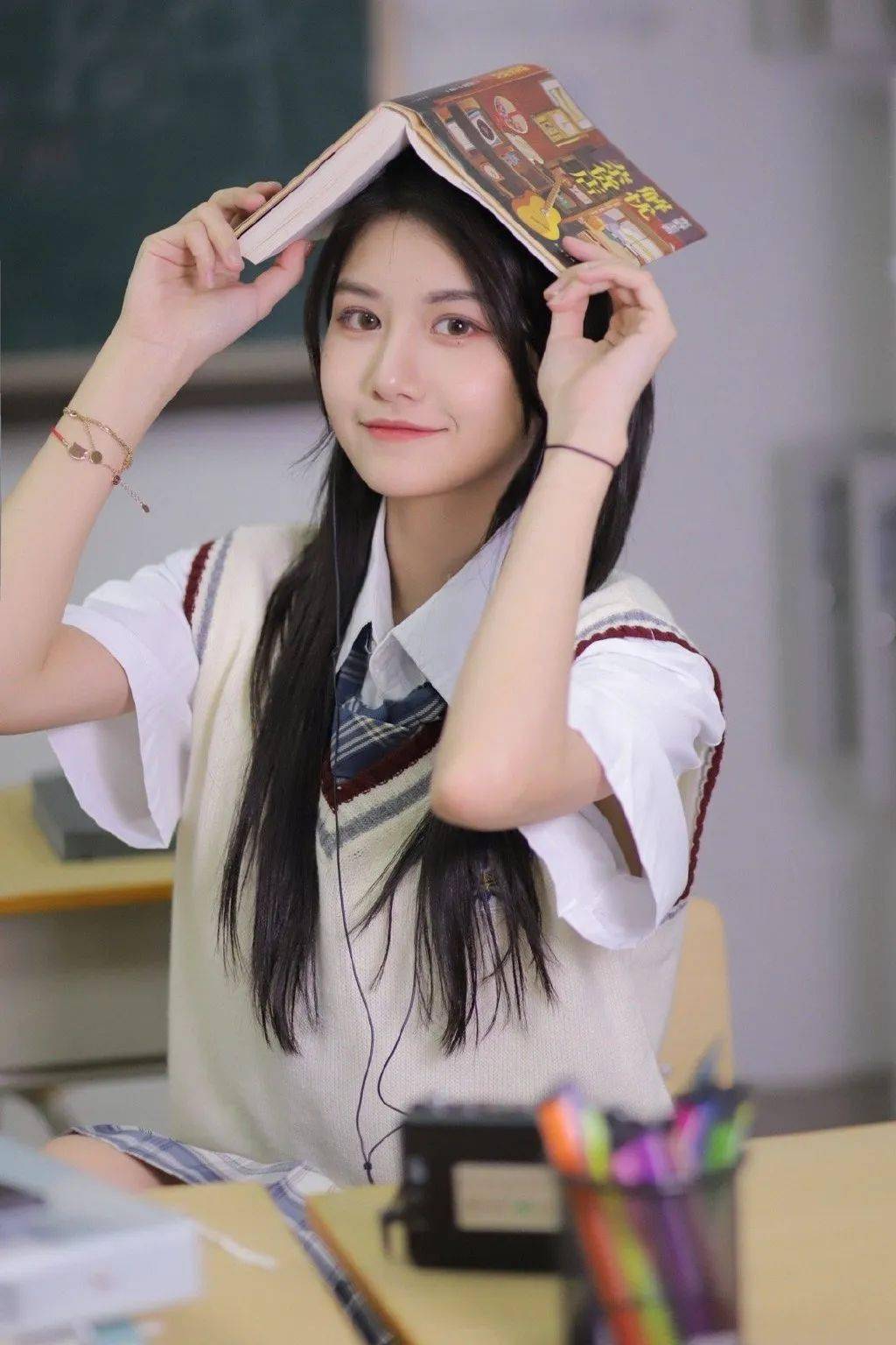 夏日の制服少女