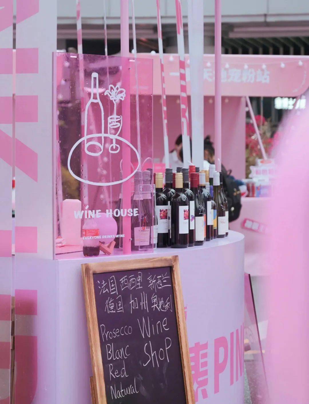 年方二八貌美如花5月的重庆连摆摊也开始卷了